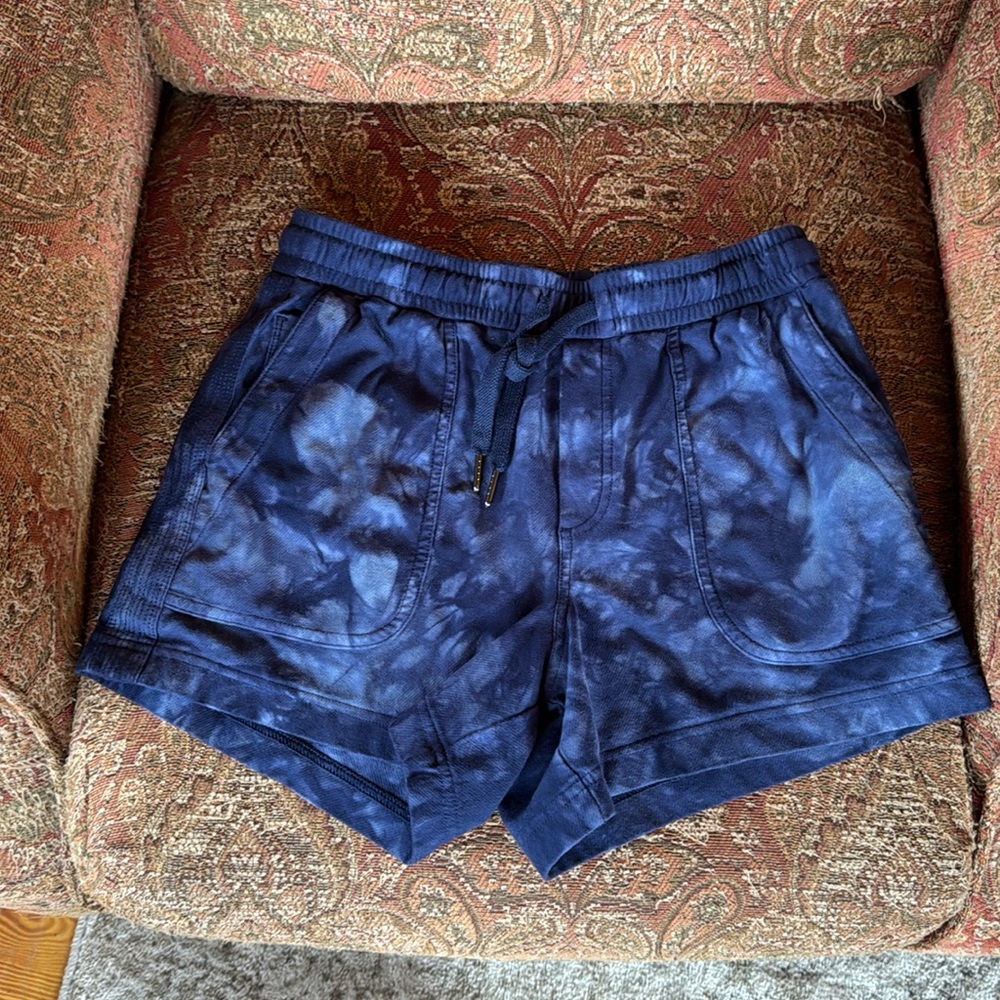 Athleta Farallon Short- Excellent condition